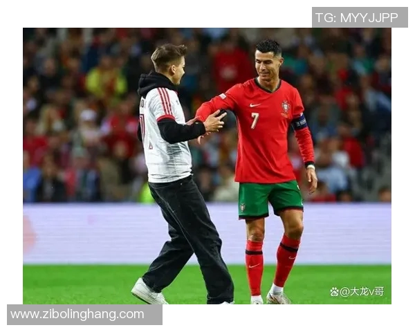 C罗与托雷斯的巅峰对决谁才是足球历史上的传奇前锋