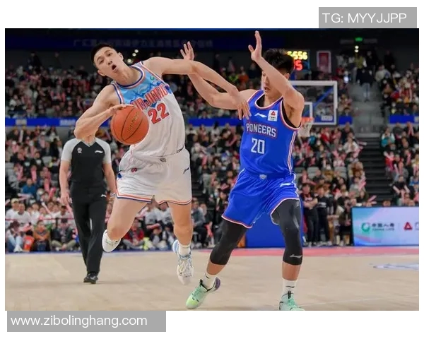 CBA焦点战上海久事迎战广东队双方争夺季后赛席位的关键对决